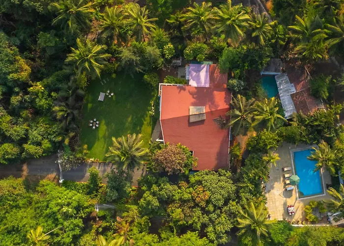 The Beach House By Stayvista - 3Bhk Near Awas Beach With Alfresco Dining