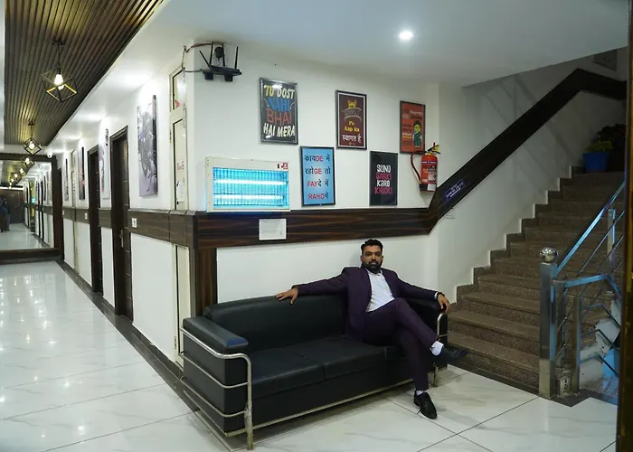 Hotel Red Apple Near Railway Station Chandigarh