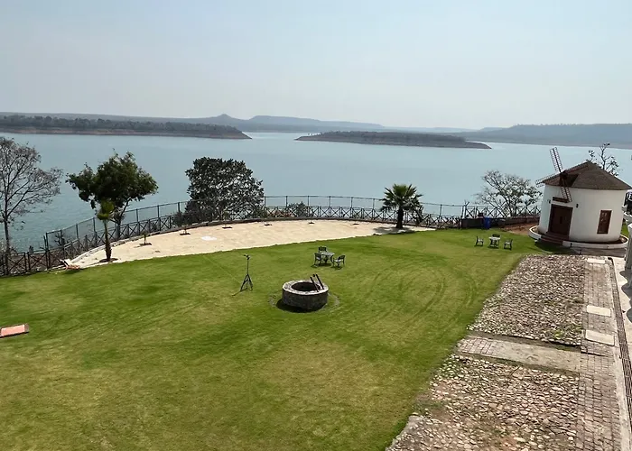 Narwar Lakefront Resort