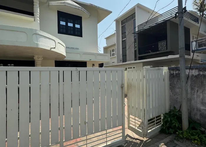 Diamond Crest Manor Villa Kozhikode