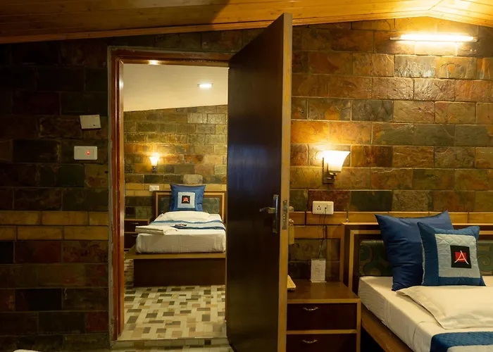 Hotel Akbar At Dal Lake Ghat Number 1