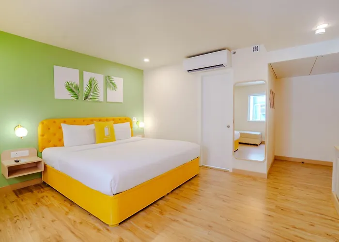 Bloom Hotel - Karol Bagh