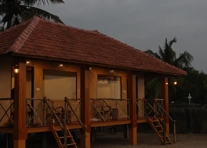 Marari Sunset Beach Villa