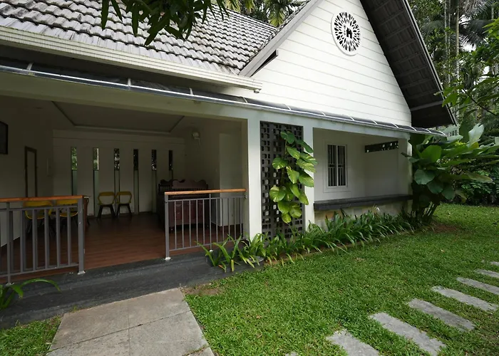 Royad Calicut Farm House - Premium Resort With Pool Inside A Farm