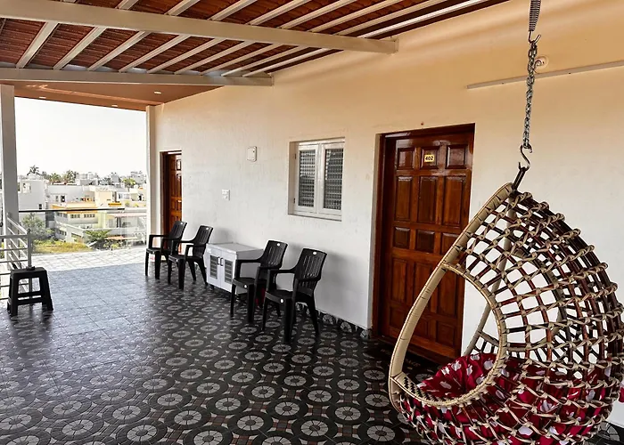 Deeya Home Stay - A Luxury Family Guest House