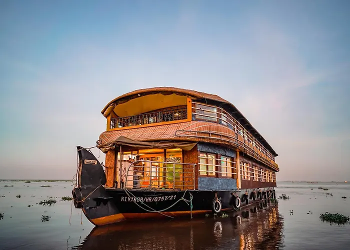 Venice Premium Houseboats Alleppey