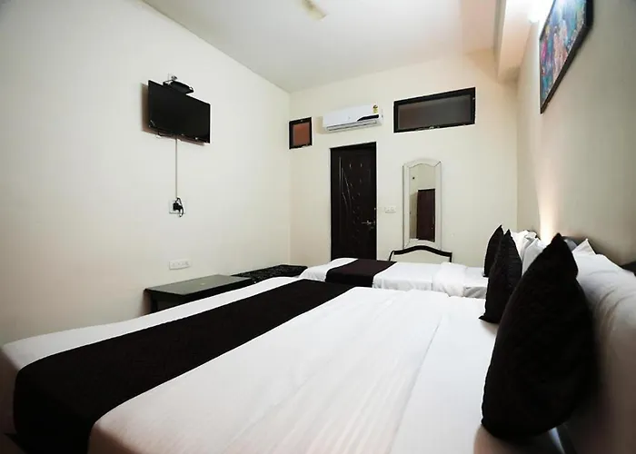Hotel Lotus Inn Near Udaipur City Railway Station