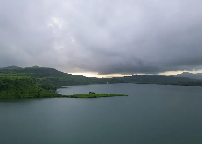Lake Arches By Stayvista - 4Bhk Villa With Infinity Pool & Alfresco Dining