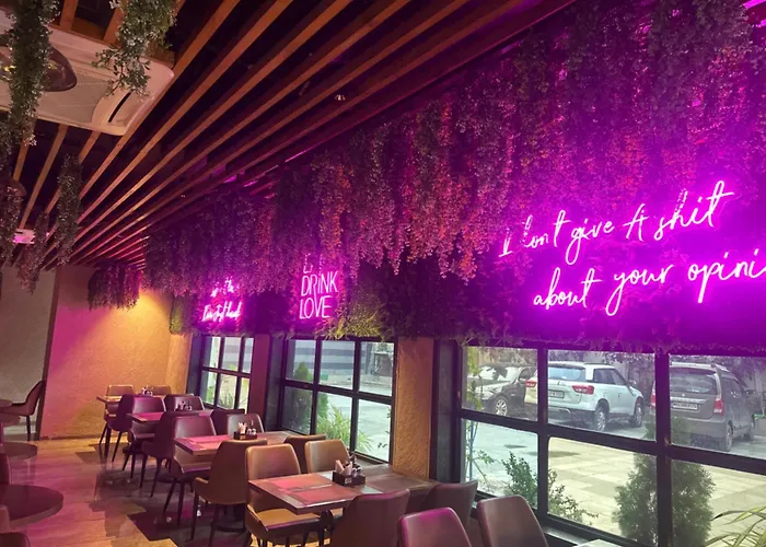 Hotel Merakee - Near Dahisar Mira Road Mumbai