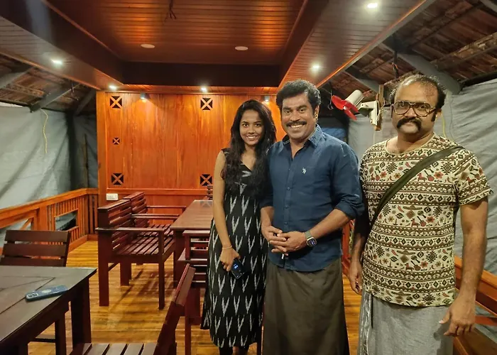Marari Xavier'S Inn