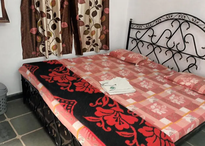 Jag Niwas Guest House & Pure Veg Restaurant Udaipur