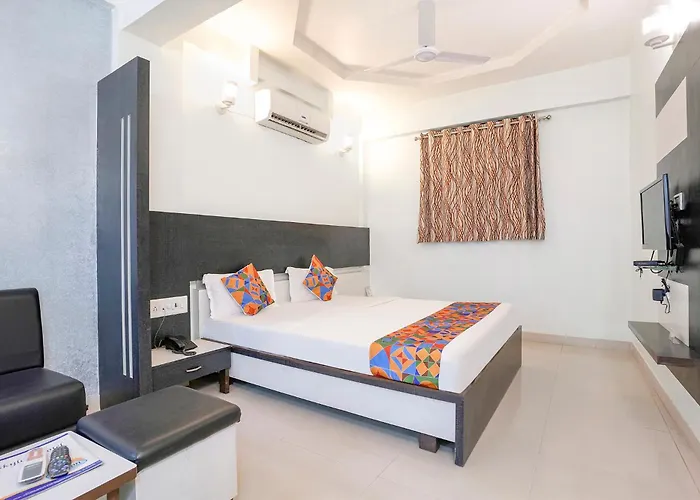 Fabhotel Skylon, Near Mahatma Mandir