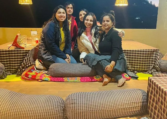 Pyare Cafe & Cottages