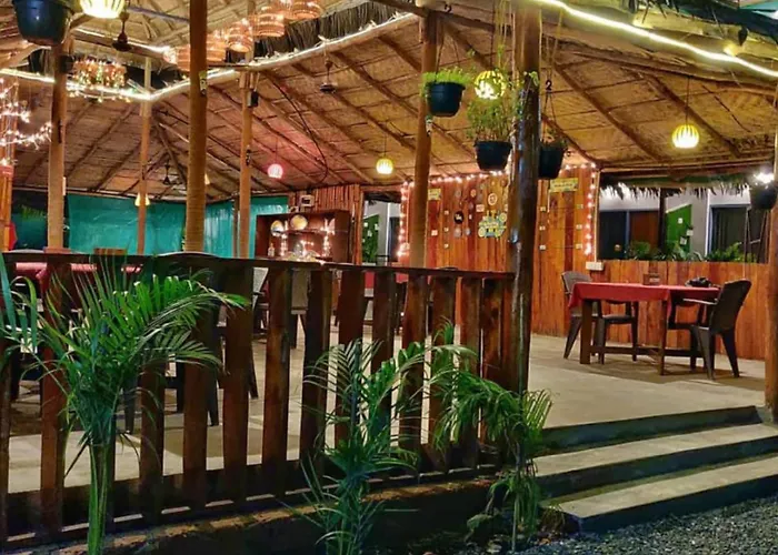 Yogitree Beach Resort & Cafe - 100M From Morjim Beach