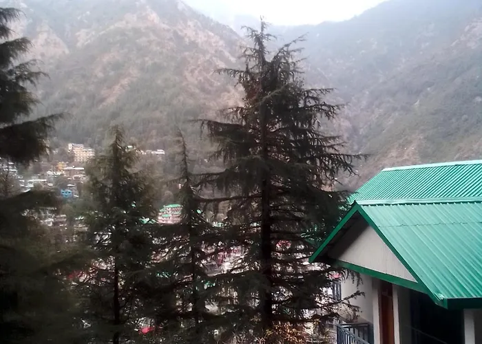 Himalayan Bed & Breakfast, Triund Hill Trekking And Snowline Trekking Hostel