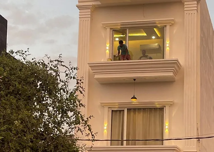 Hotel Arrow 19