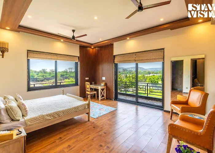 Stayvista'S Shivoham Farms - Mountain-View Villa With Outdoor Pool, Lawn, And Terrace