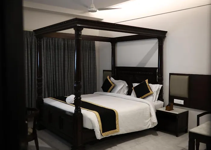 Hotel Saratharajans
