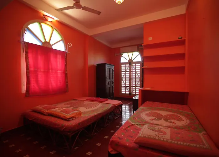 Holi-Wood Guesthouse Pondicherry