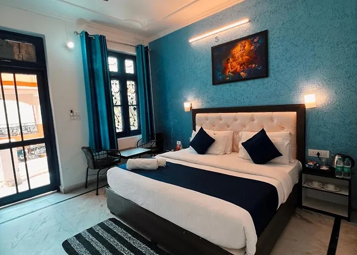 Live Free Hostel Rishikesh