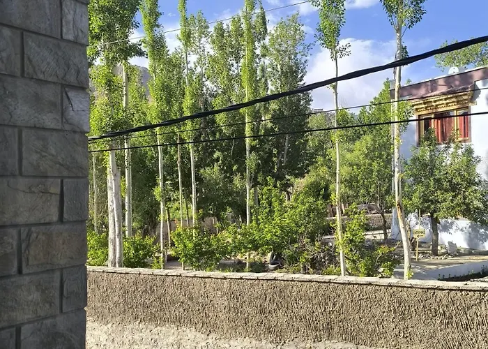 Bed and Breakfast Hidden Leaf Leh