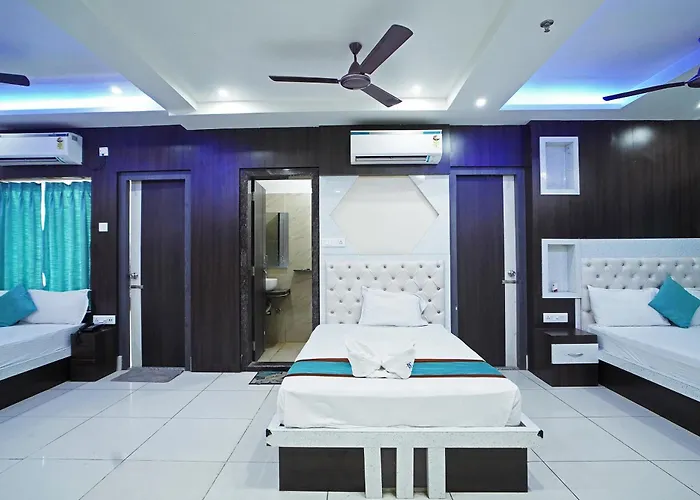 Jyotsna International !! Dheusagar Park 900 Mts !! Digha 
