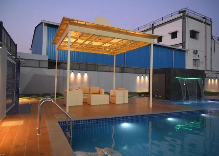 Golden Park Hotel & Resort
