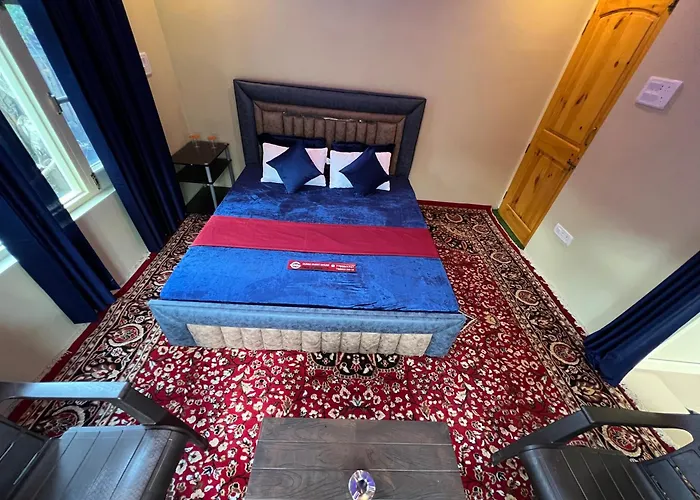 Aryan Grand Palace Hotel And Veg Restaurant