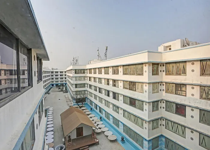 Townhouse Royal Palms Hotel