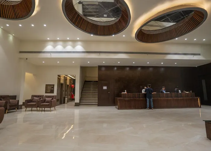Hotel Makhan Vihar