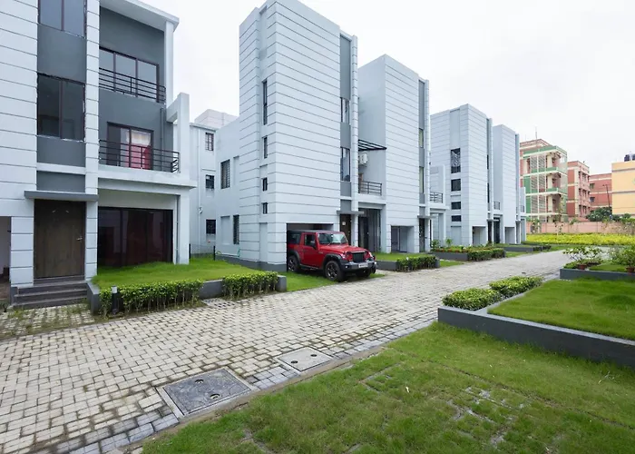 Gemscity Villa By Jadecaps Nr Iimc