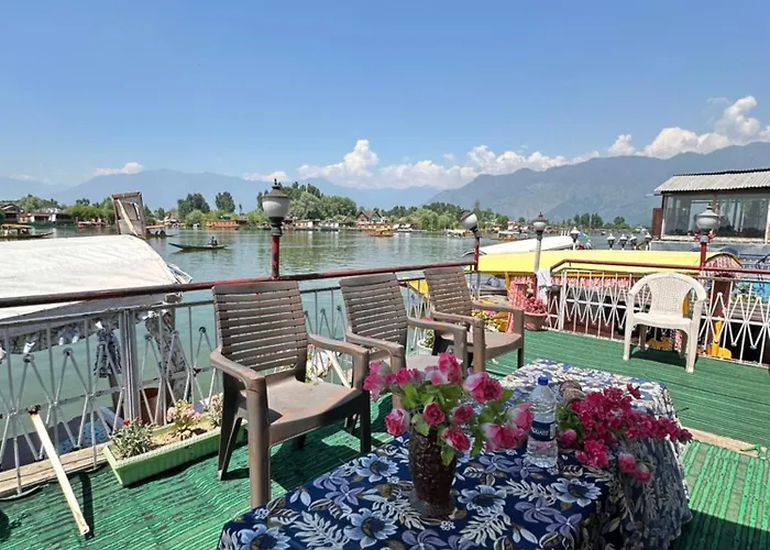 Lake Palace Group Of House Boats