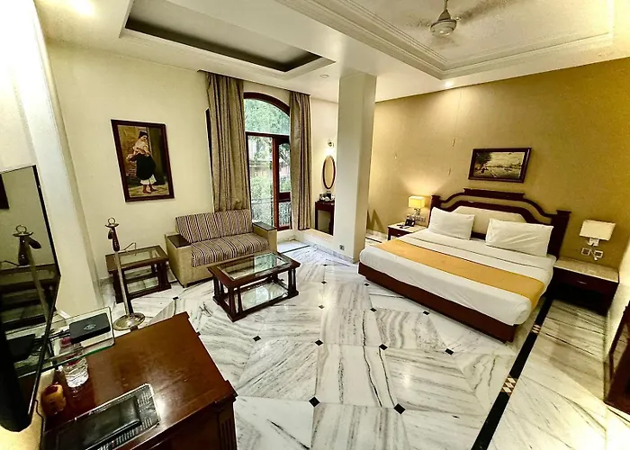 Hotel Florence Inn, Karol Bagh, New Delhi, 2 Min From Metro