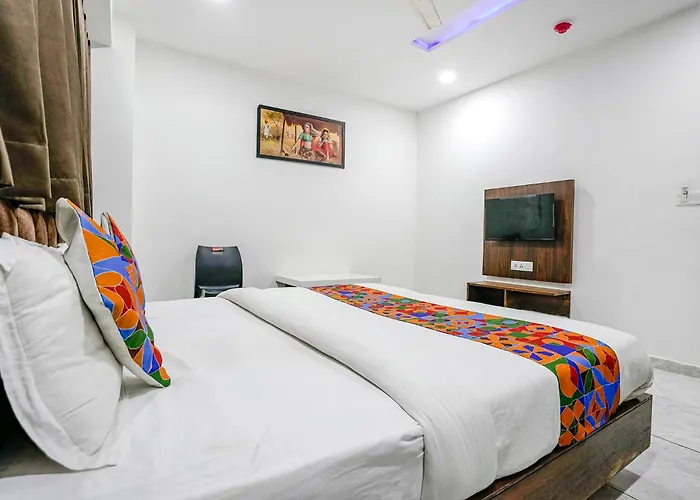 Fabhotel Rose Palace - Vesu