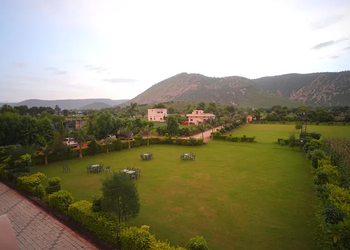 Dhawala Resort By Aamod