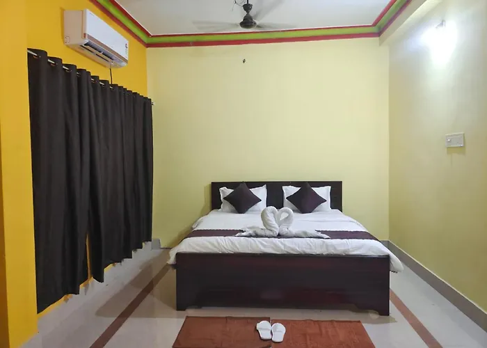 Goroomgo The Grand Empire Angul - Restrurant & Parking Facilites