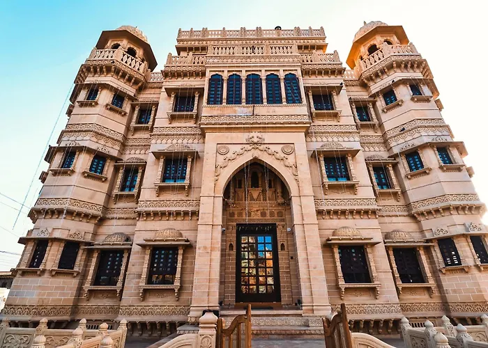 Guulab Haveli - Opp Fort