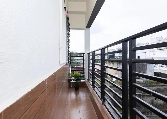 Lakeside Suites