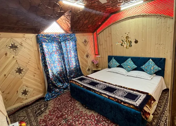 Castle Group Of Houseboats