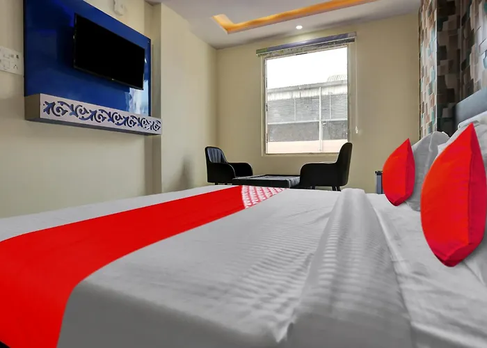 Hotel O Metro Height'S Near Nangloi Railway Metro Station