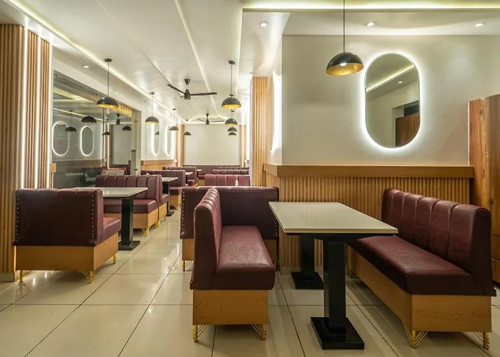 Hotel The Vaishvik Banganga Road