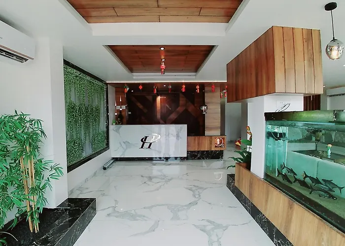 Hotel Sai Pratik, Newly Built Up, Complimentary Shuttle To The Temple Shirdi