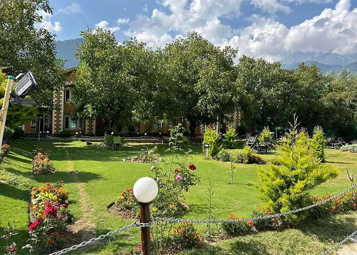 Lidder View Resorts