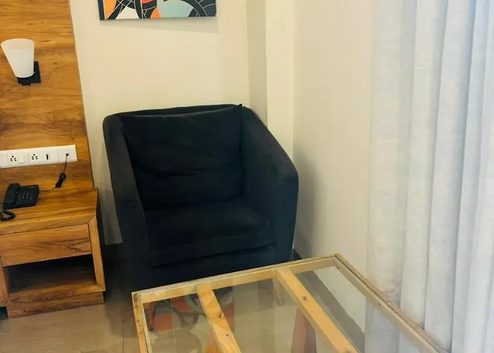 Hotel Golf View Sakura-Golf Course Road Gurgaon