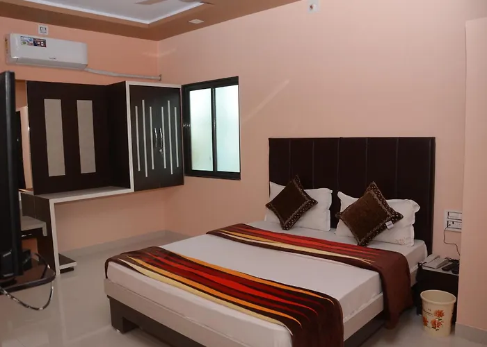 Hotel Yadunandan Rooms & Restaurant