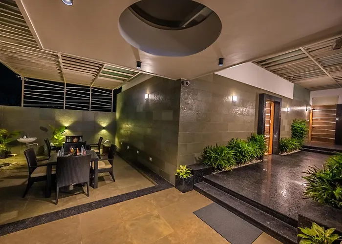 S R Premium Suites