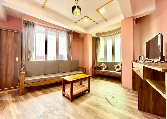 Yepplo'S King Size Suite Room With Mountain View