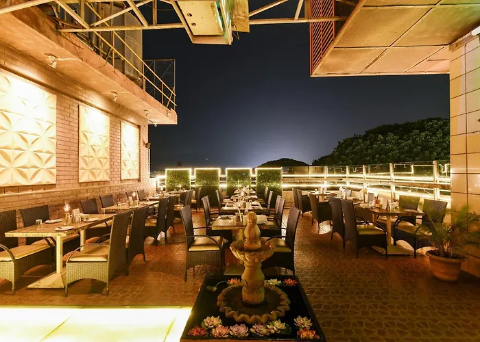 Hotel Roopa