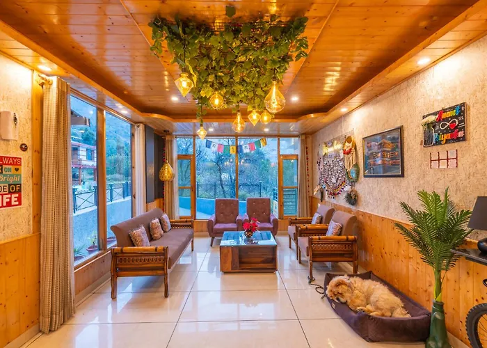 The 14 Gables, A Boutique Stay, Manali - Pet Friendly - Balcony Rooms - Crown Palace