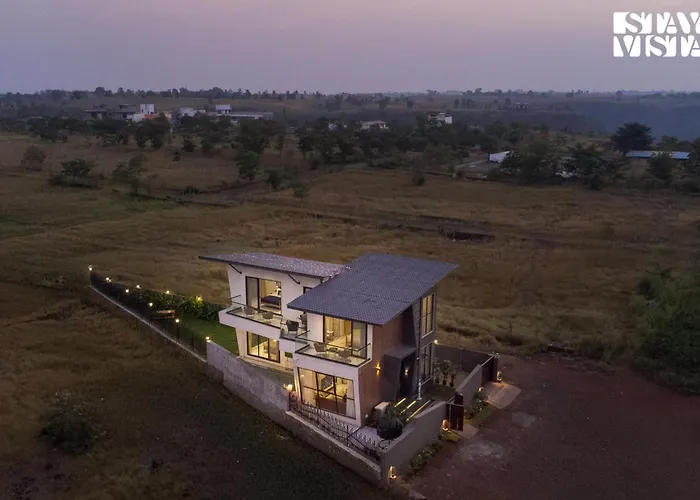 Villa De Suku By Veo, Stayvista - 3Bhk With Mountain View & Garden